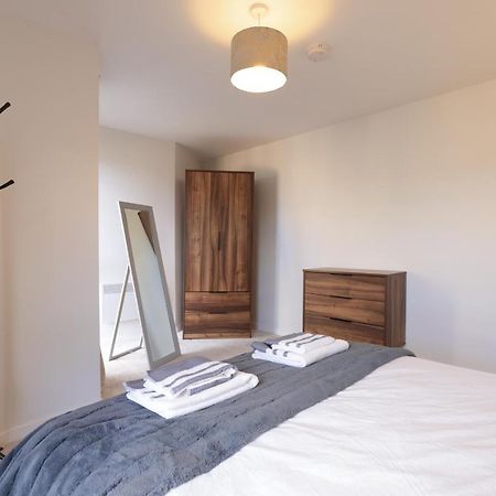 Southbank Leeds Apartment. New! With Free Parking Zewnętrze zdjęcie