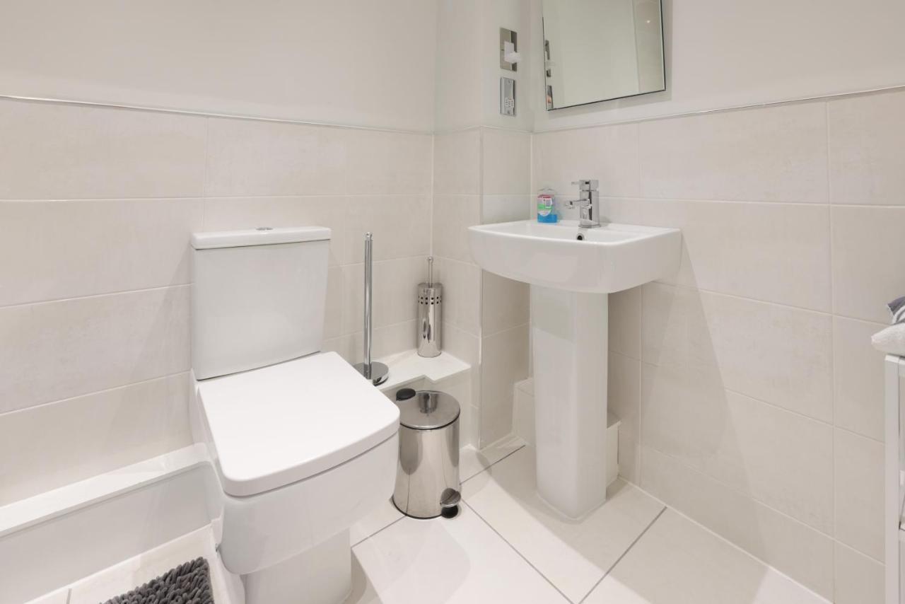 Southbank Leeds Apartment. New! With Free Parking Zewnętrze zdjęcie