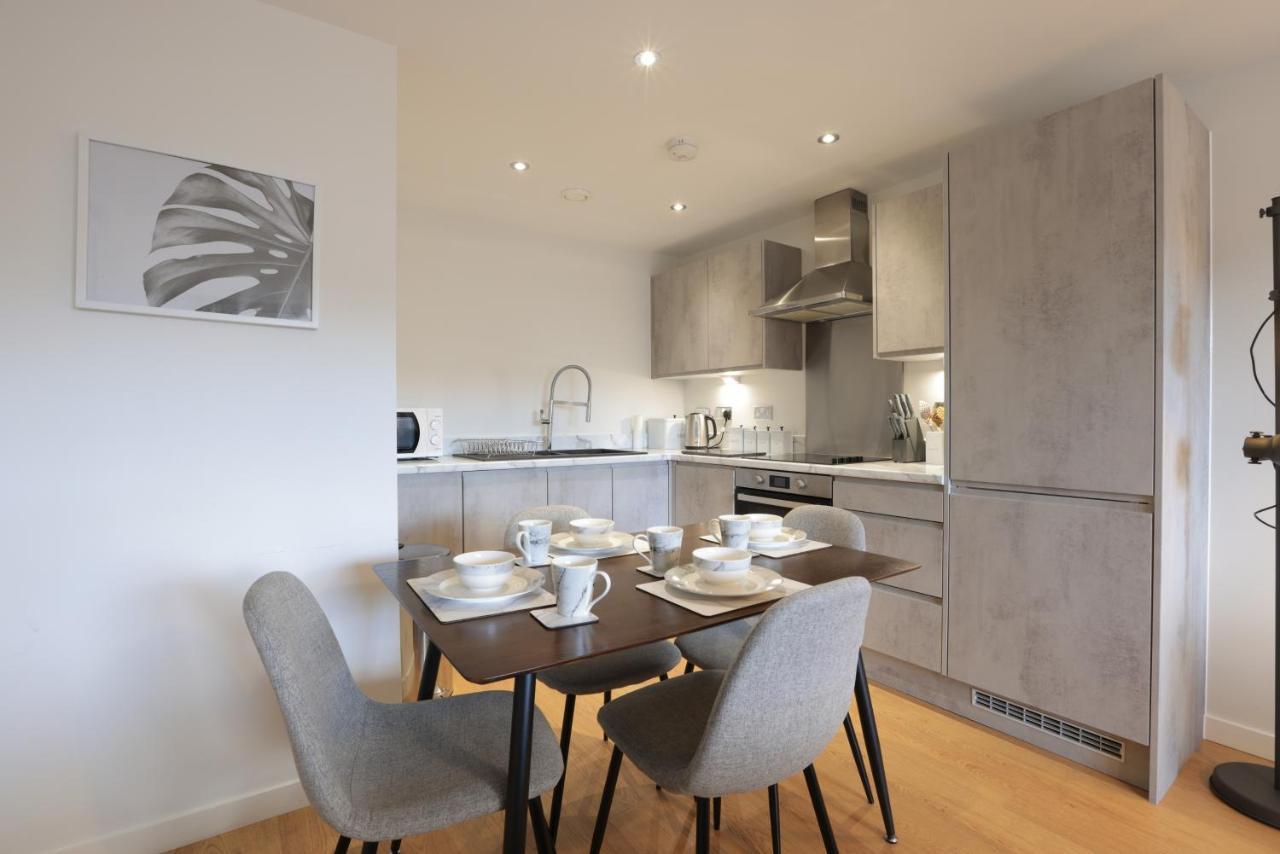 Southbank Leeds Apartment. New! With Free Parking Zewnętrze zdjęcie