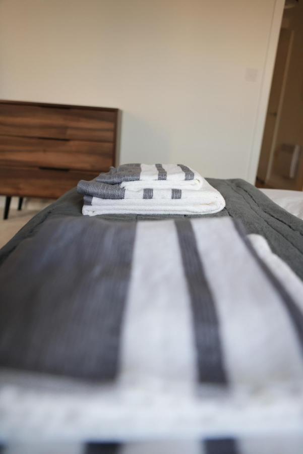 Southbank Leeds Apartment. New! With Free Parking Zewnętrze zdjęcie